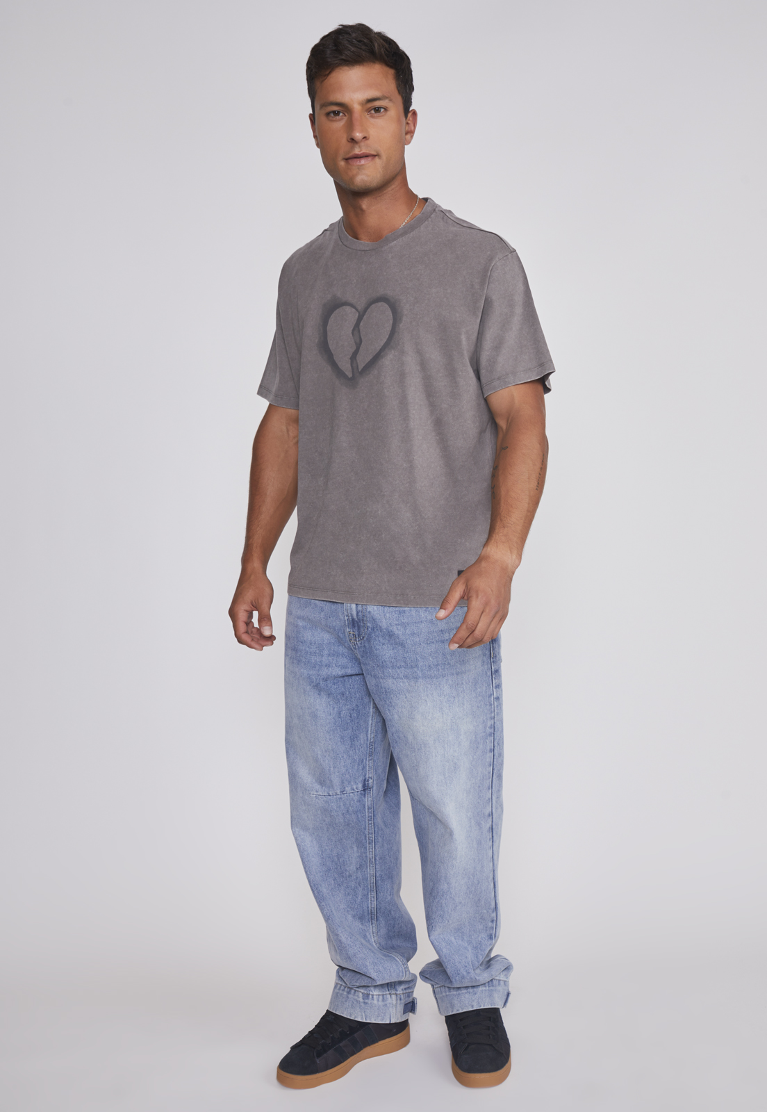 Polera Hombre Relaxed Corazón Café Sioux 3