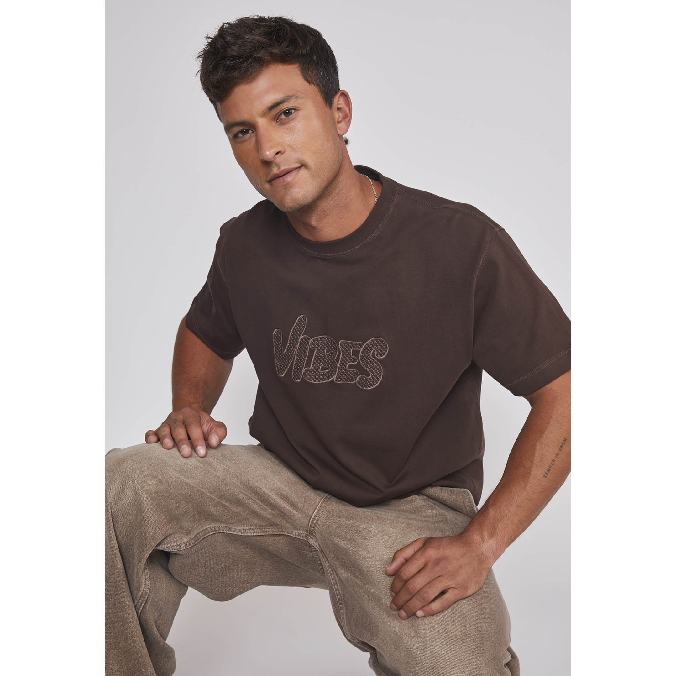 Polera Hombre Parche Café Sioux 5