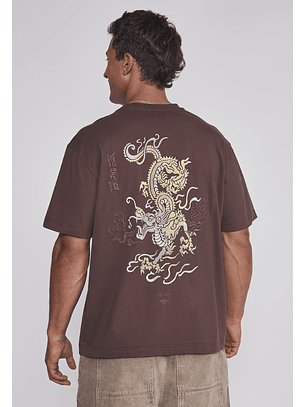 Polera Hombre Dragón Bordado Café Sioux