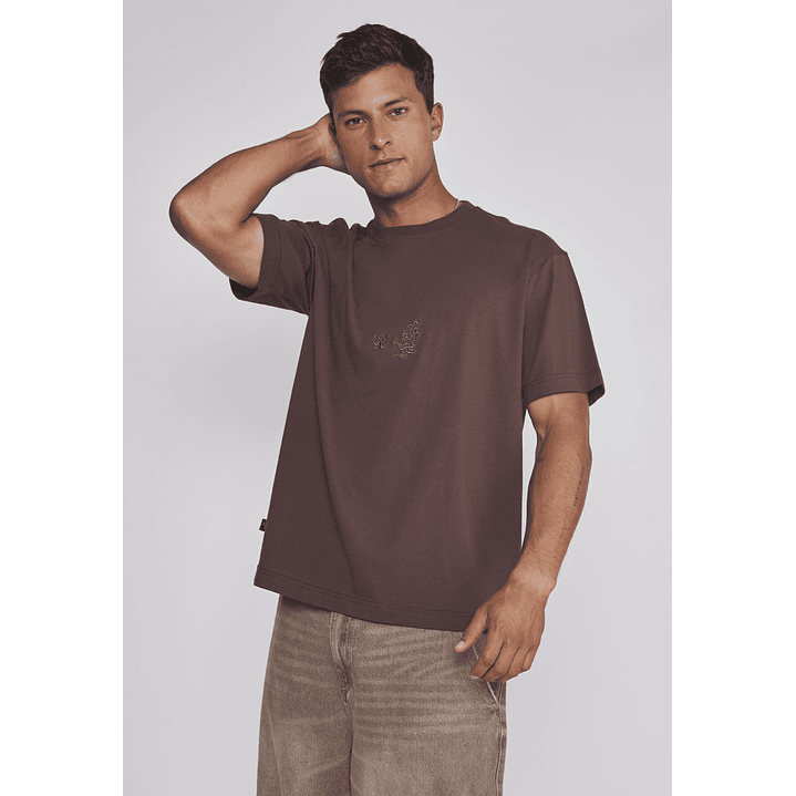 Polera Hombre Dragón Bordado Café Sioux 1