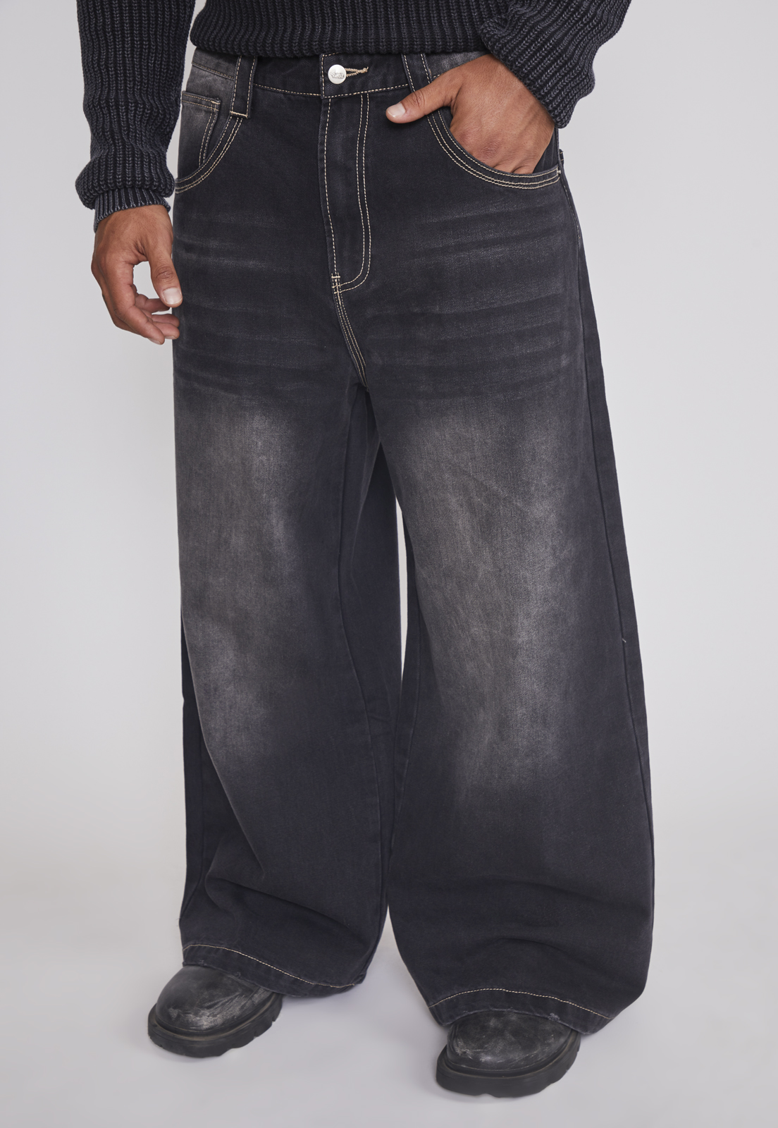 Jeans Hombre Mega Baggy Parche Negro Sioux 1