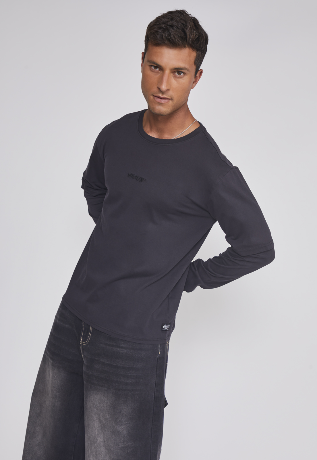 Polera Hombre Bordado Basic Negro Sioux 5