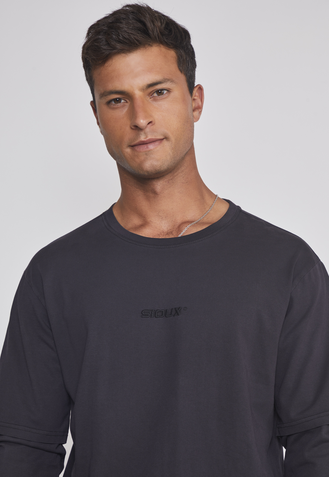 Polera Hombre Bordado Basic Negro Sioux 4