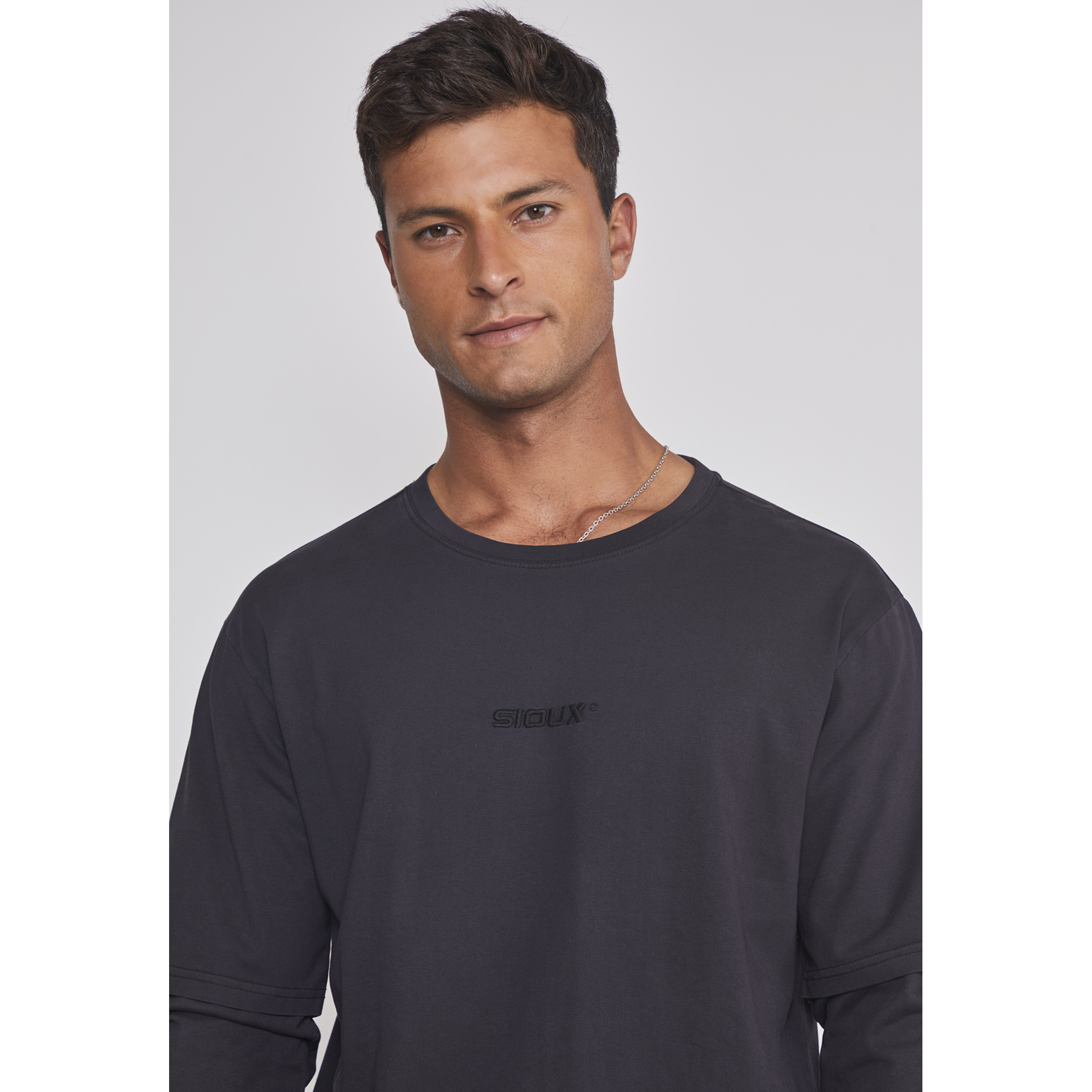 Polera Hombre Bordado Basic Negro Sioux 4