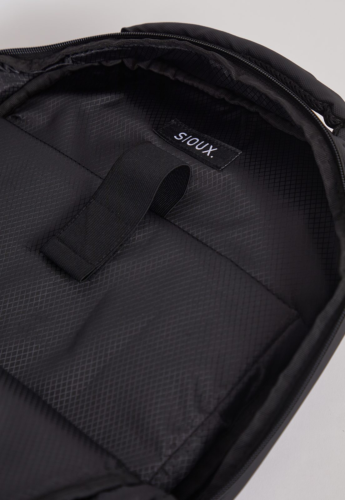 Mochila Work Reversed 15 Litros Negro Sioux 3