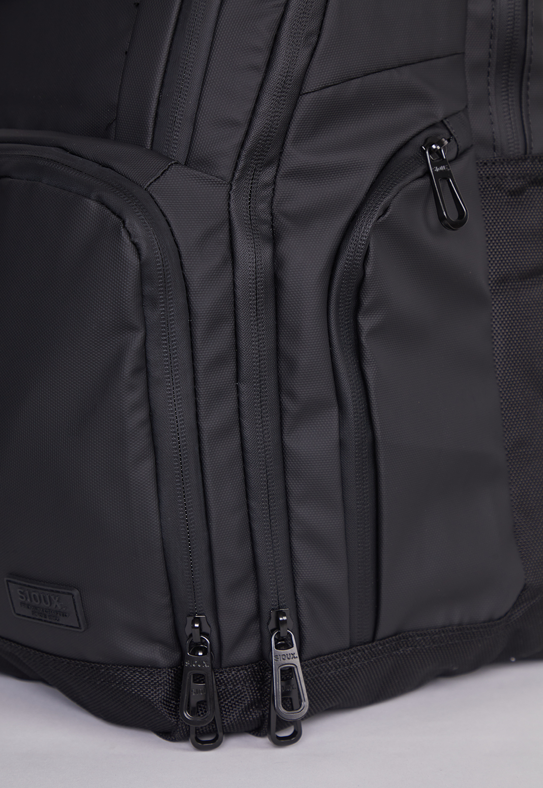 Mochila Reversed Bolsillos Negro 22 Litros  Sioux 5