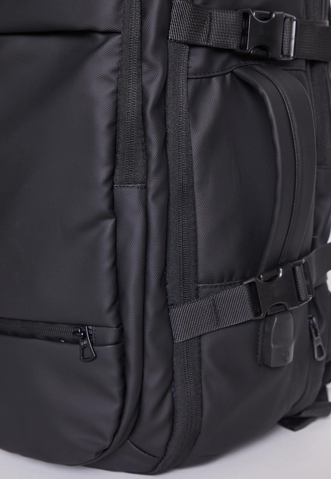 Mochila Travel Negro 27 Litros Sioux 3