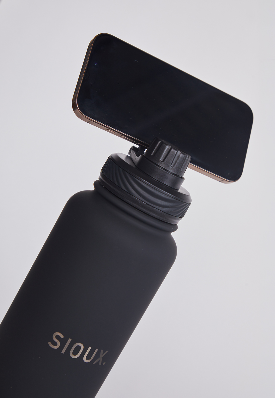 Botella Porta Celular Negro 910ML 6