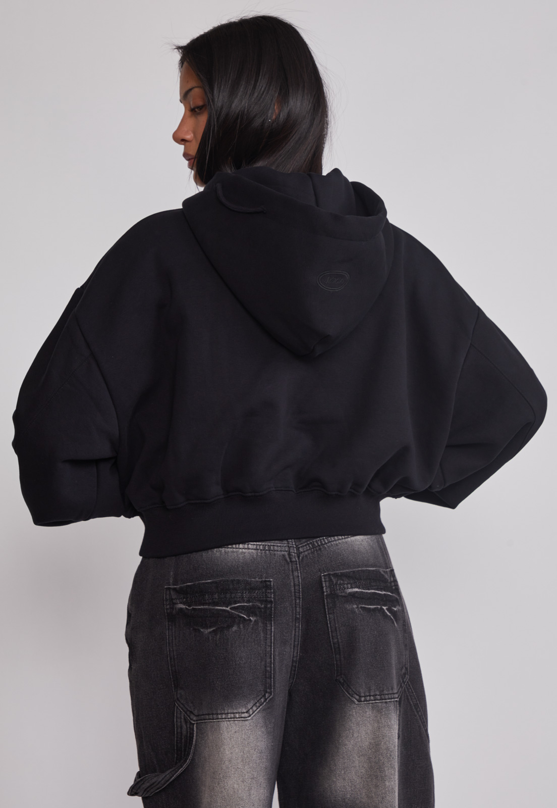 Polerón Mujer Crop Bordado Negro Sioux 3