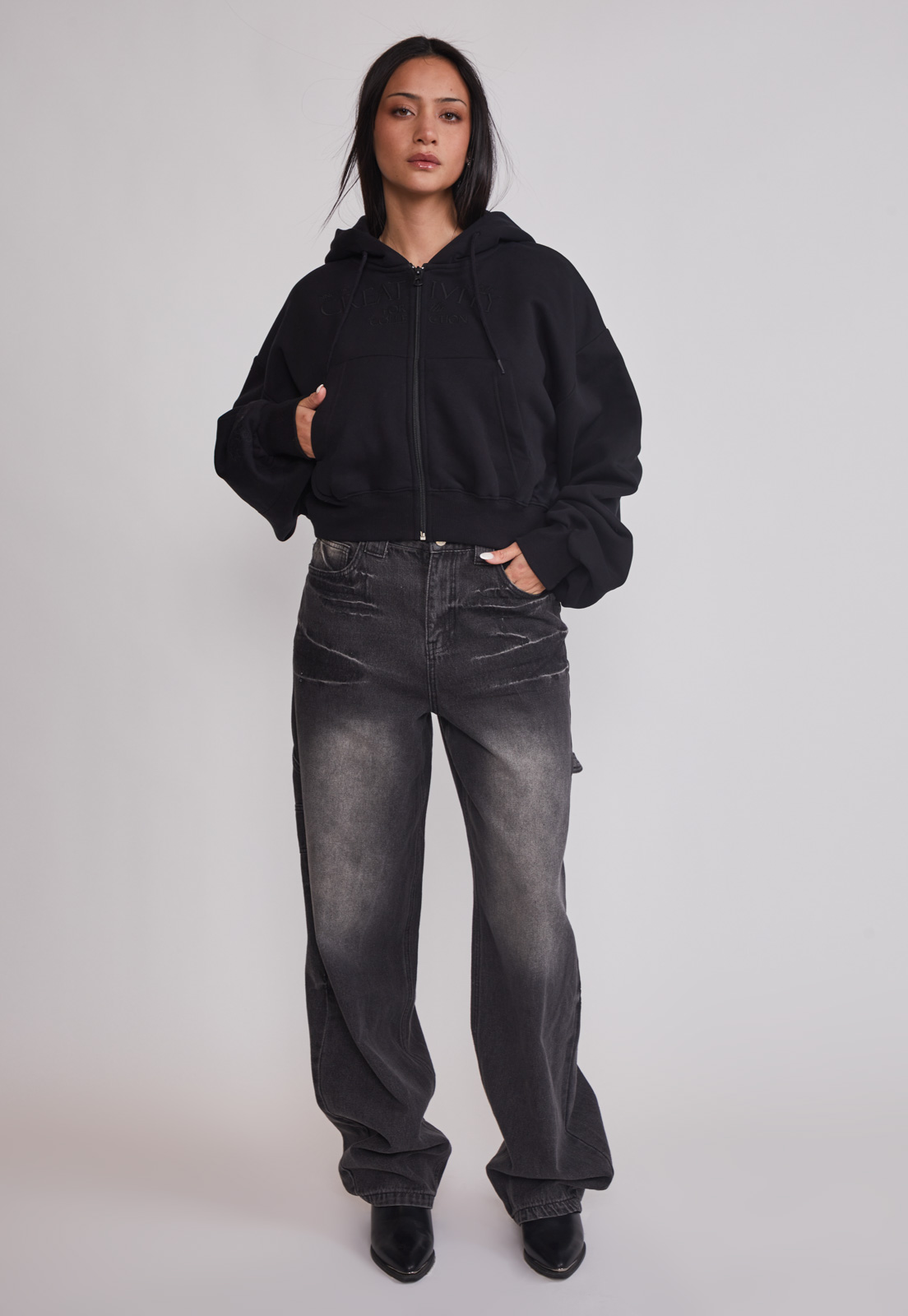 Polerón Mujer Crop Bordado Negro Sioux 2