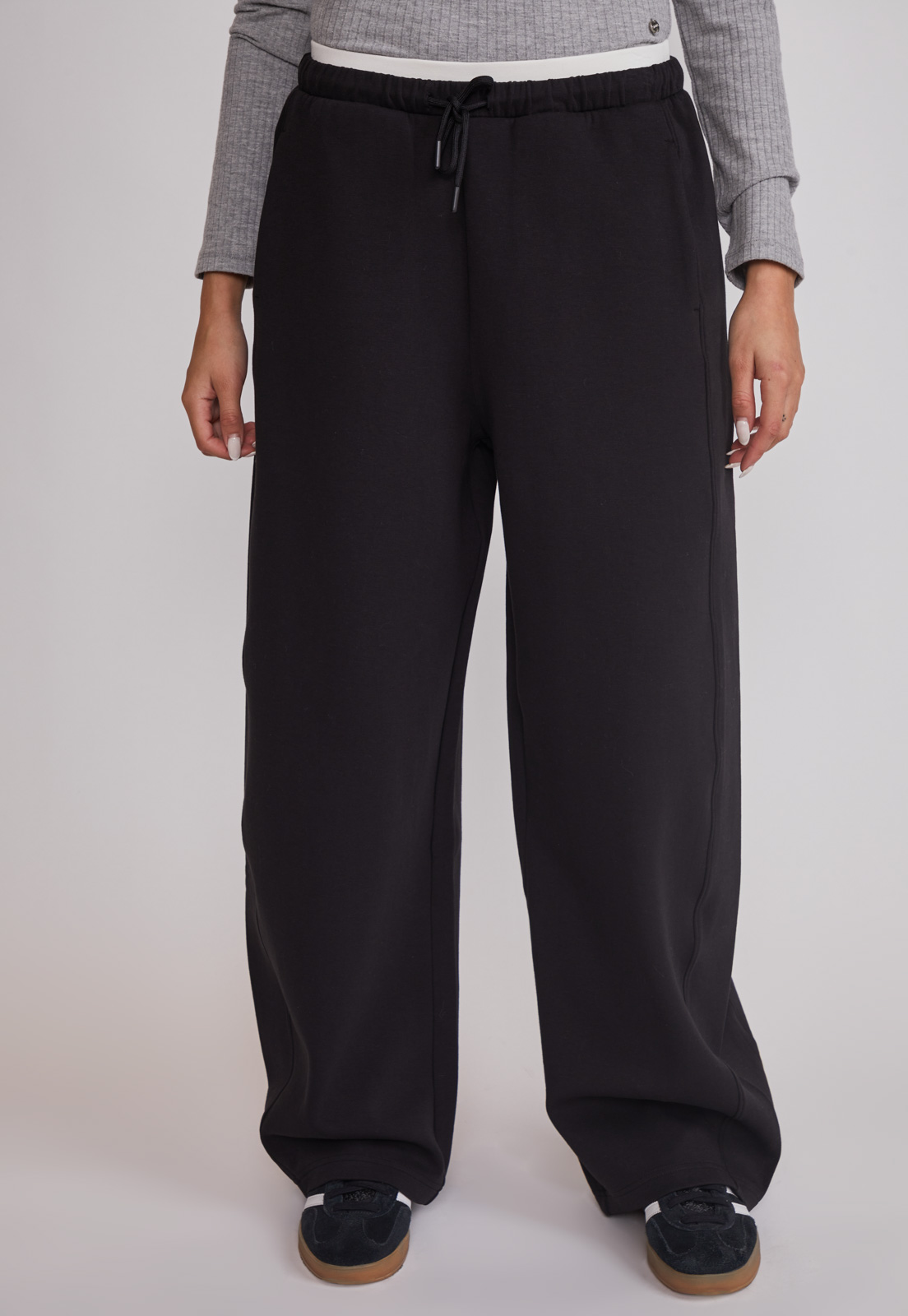 Pantalón Buzo Mujer Balloon Negro Sioux 1