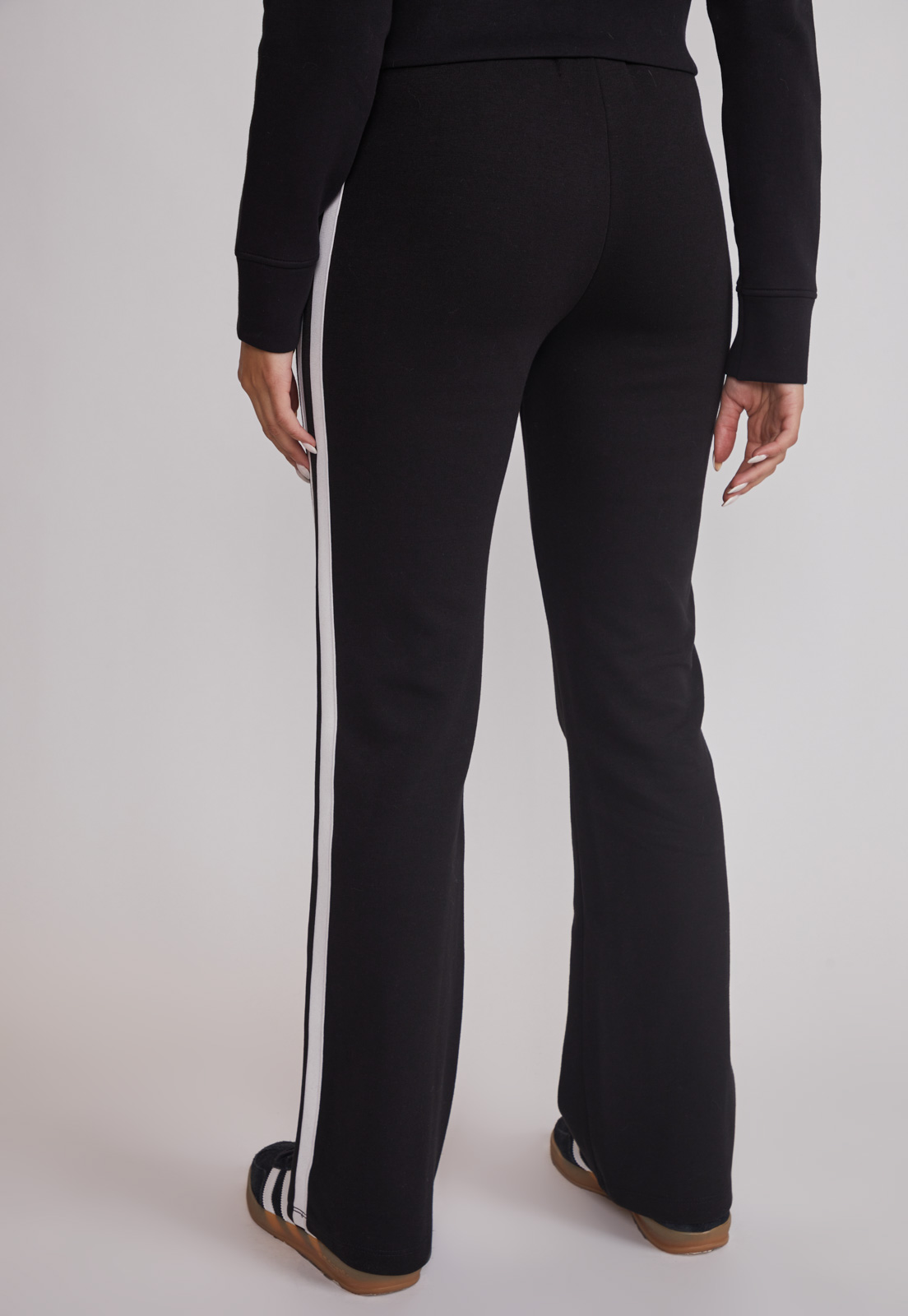 Pantalón Buzo Mujer Flare Banda Lateral Negro Sioux 3