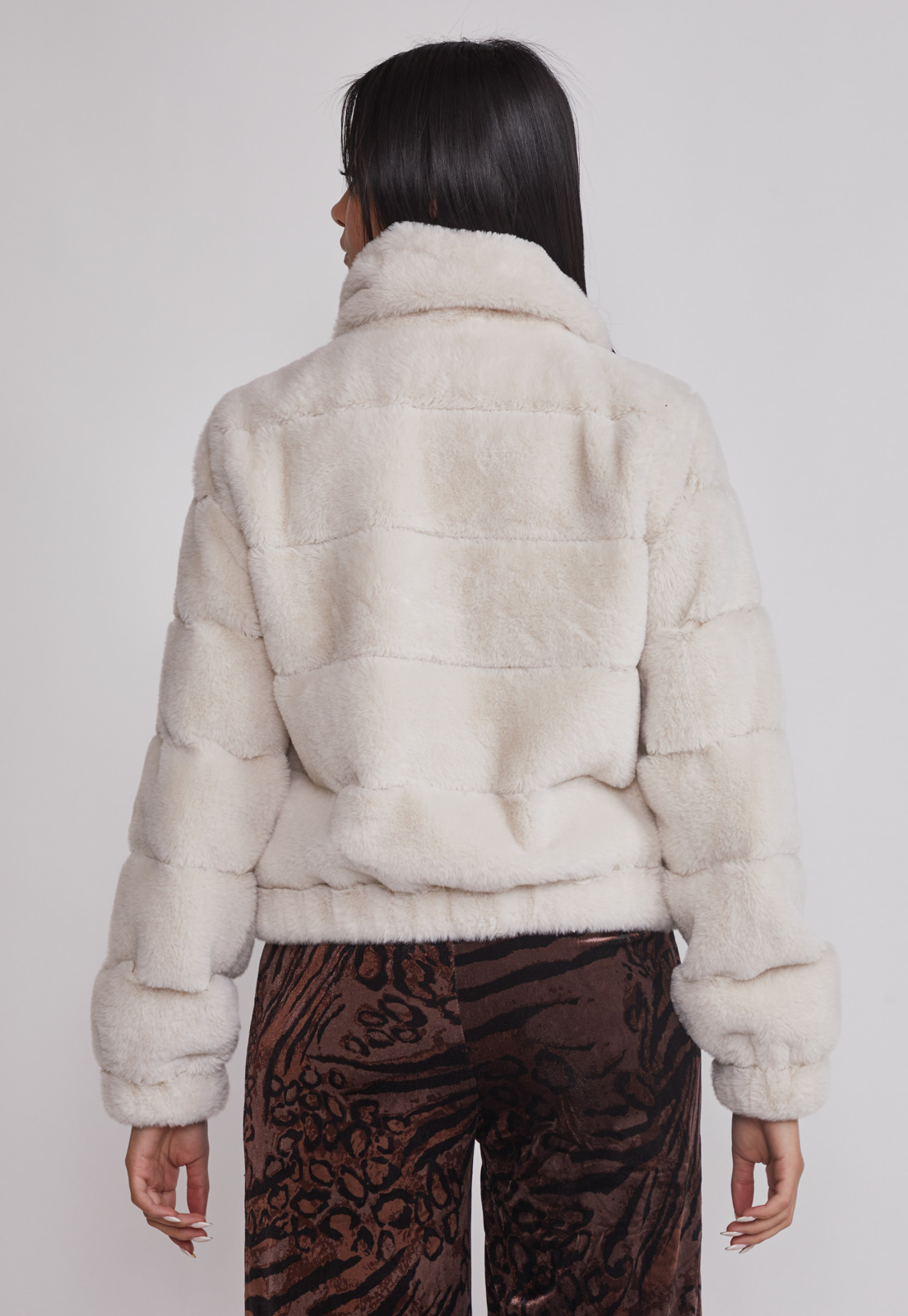 Polar Mujer Cuello Alto Crudo Sioux 3