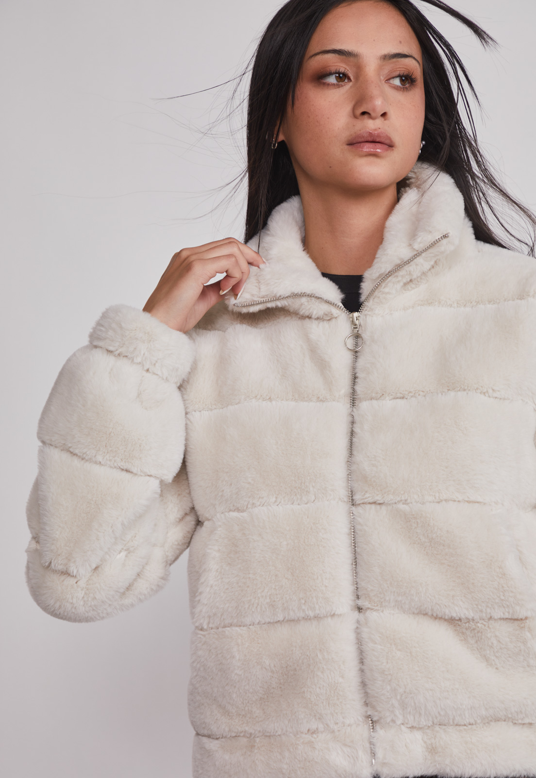 Polar Mujer Cuello Alto Crudo Sioux 4