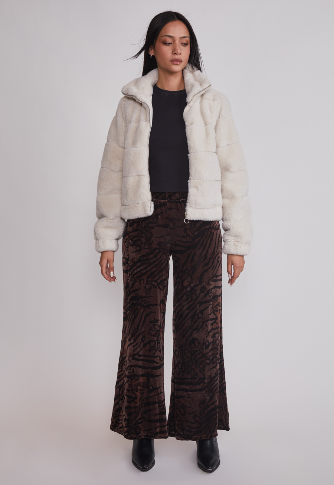 Polar Mujer Cuello Alto Crudo Sioux 2