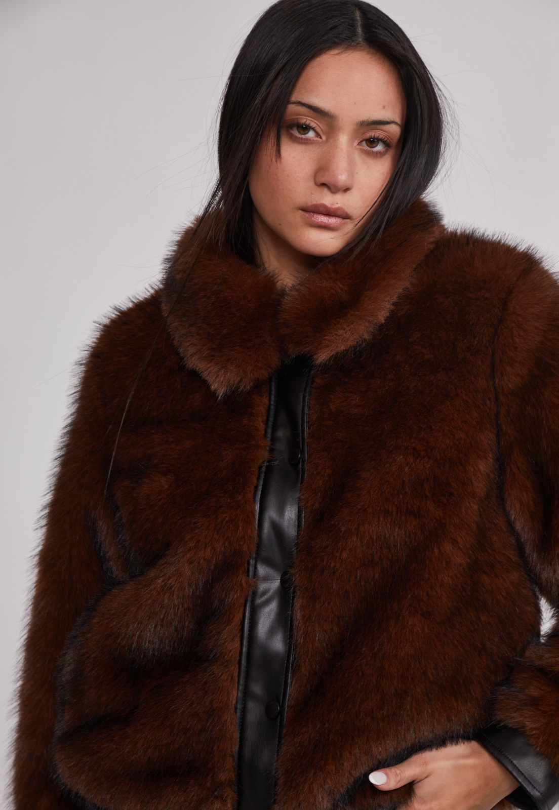 Chaqueta Mujer Detalles Ecocuero Café Sioux 4