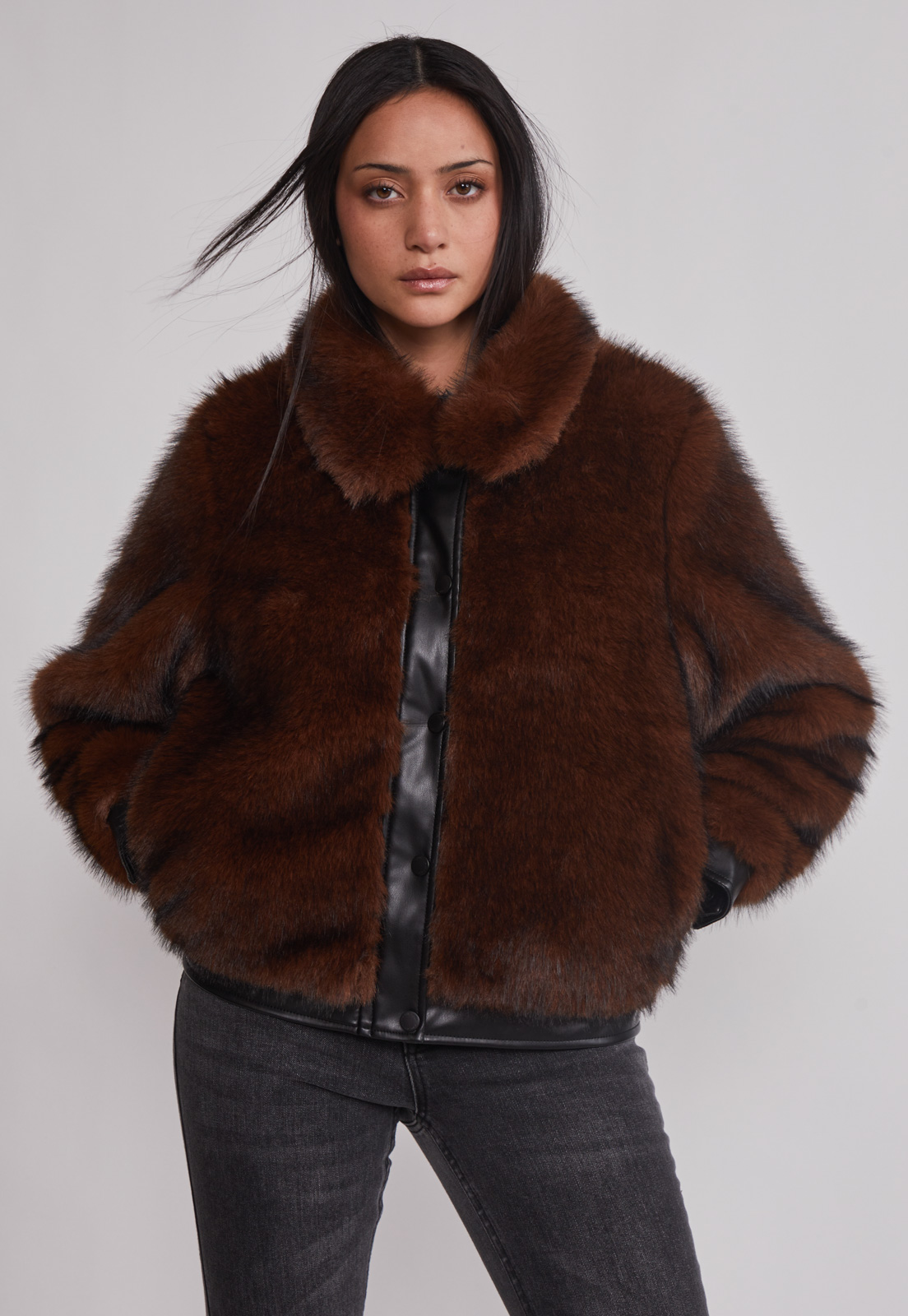 Chaqueta Mujer Detalles Ecocuero Café Sioux 1