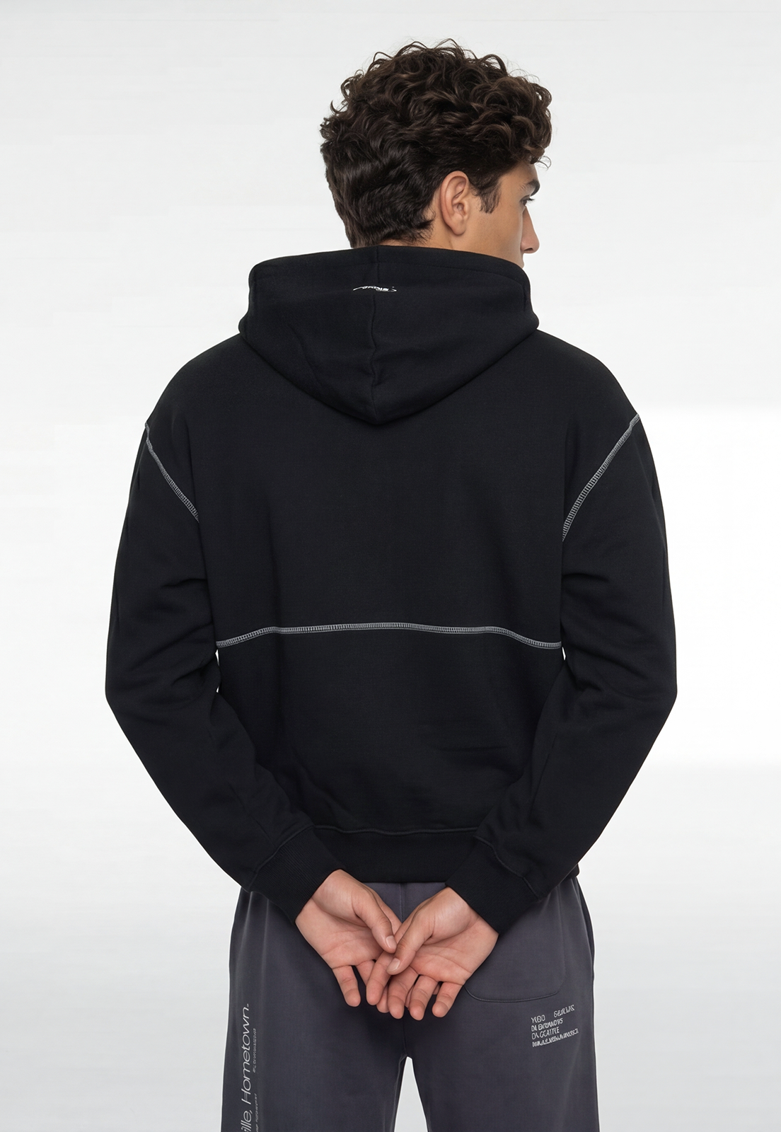 Polerón Hombre Boxy Fit Costuras Negro 4