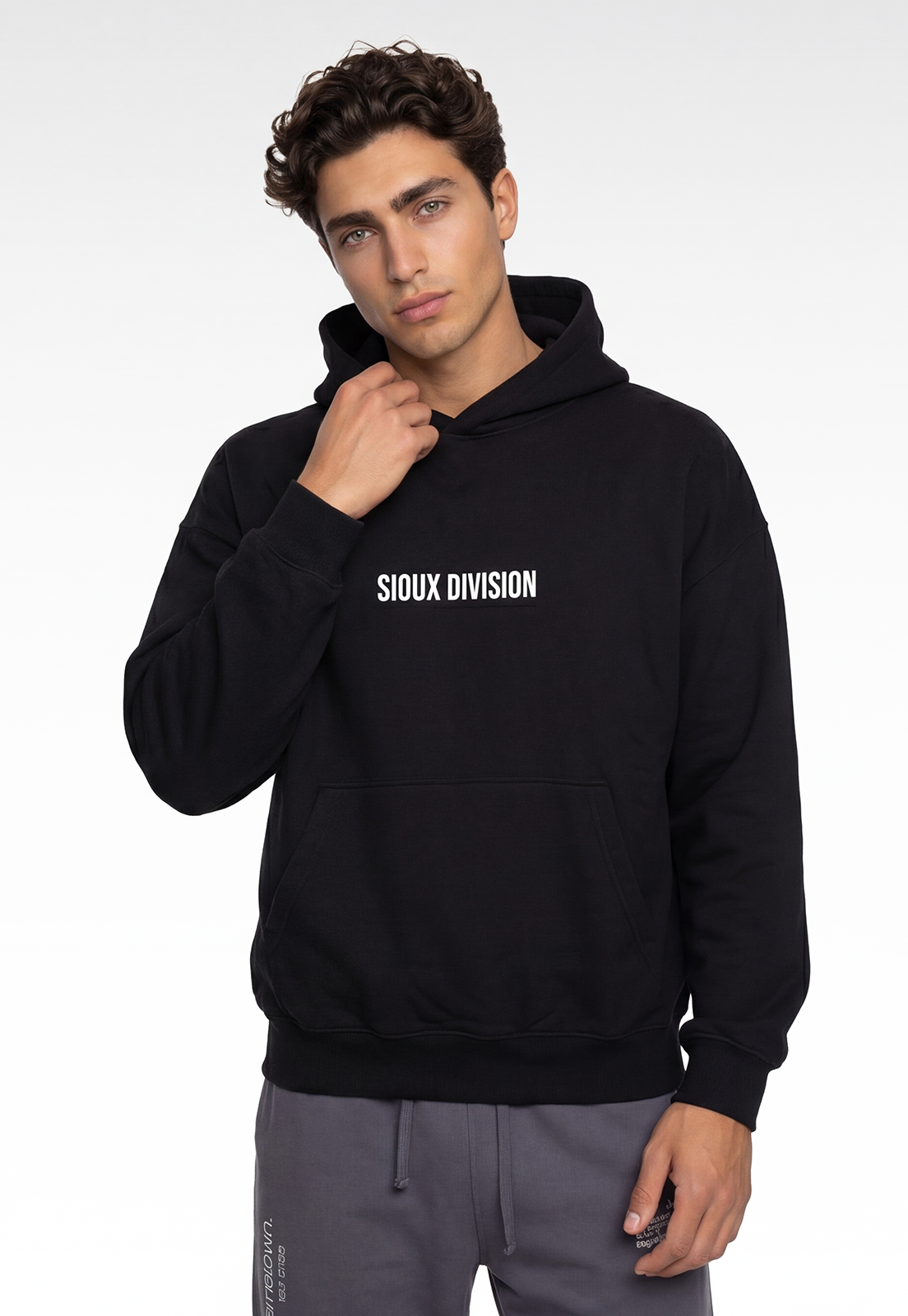 Polerón Hombre Relaxed Espalda Studio Negro 1