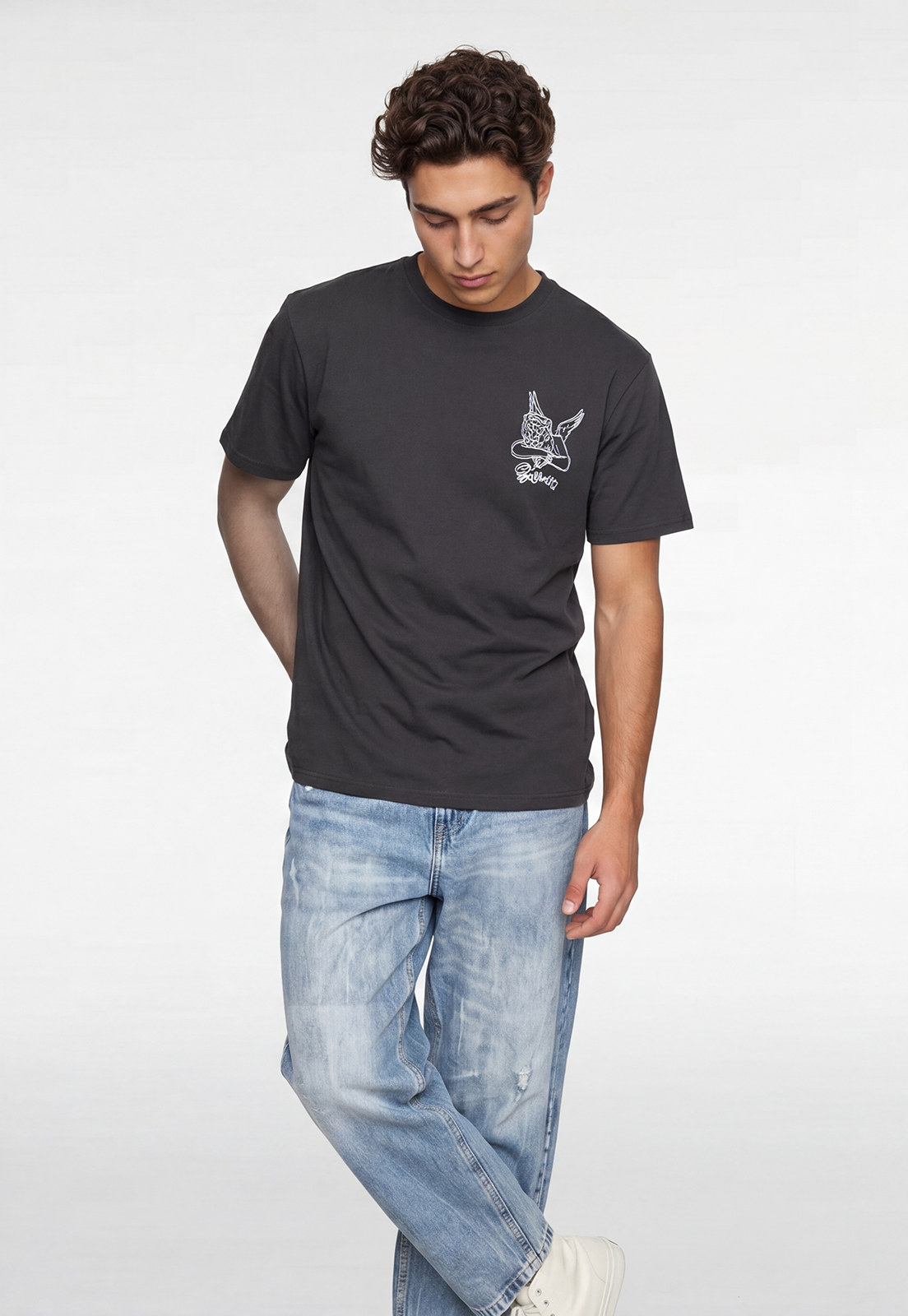 Polera Hombre Frase Bordado Gris 4