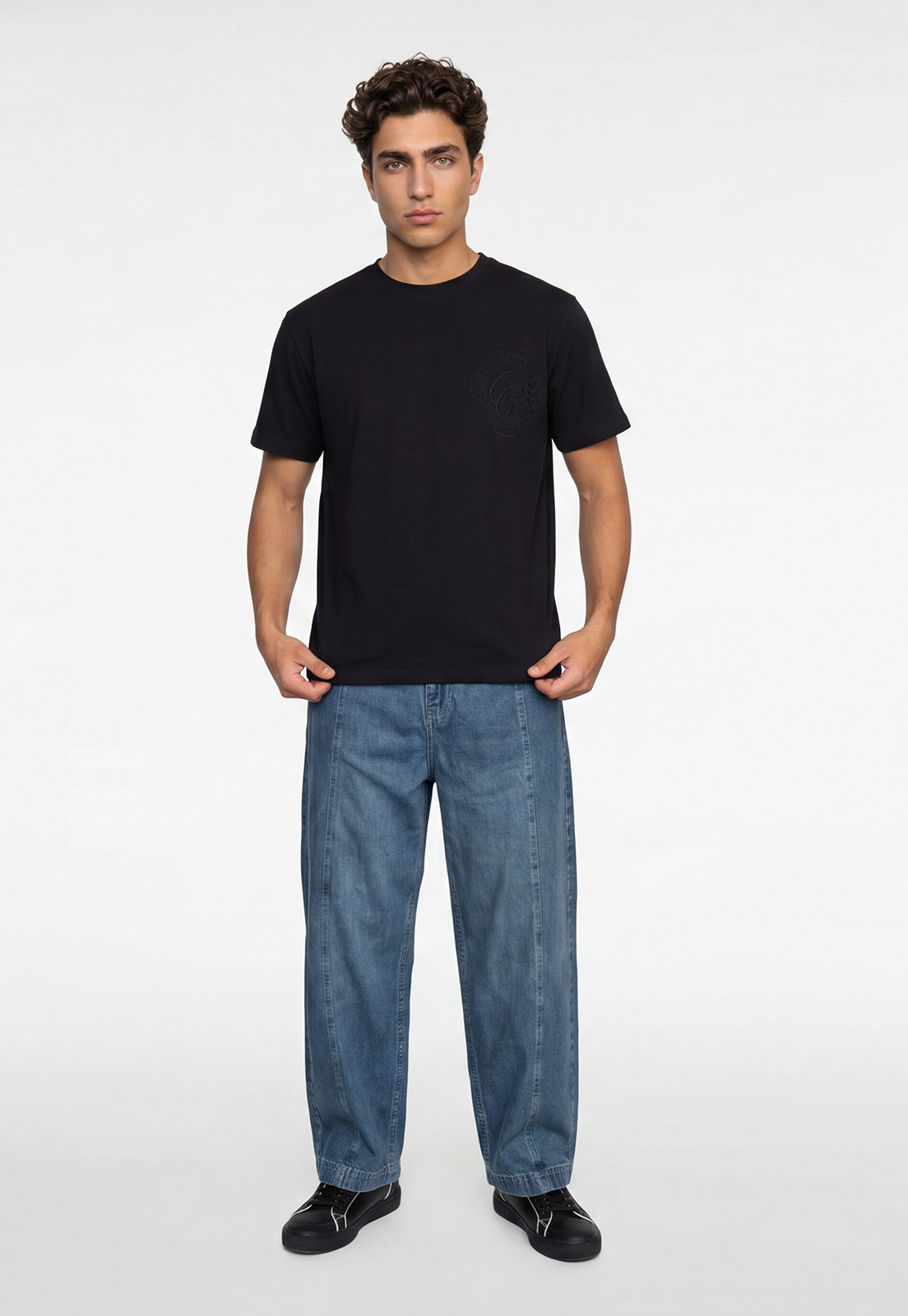 Polera Hombre Bordados Negro 2