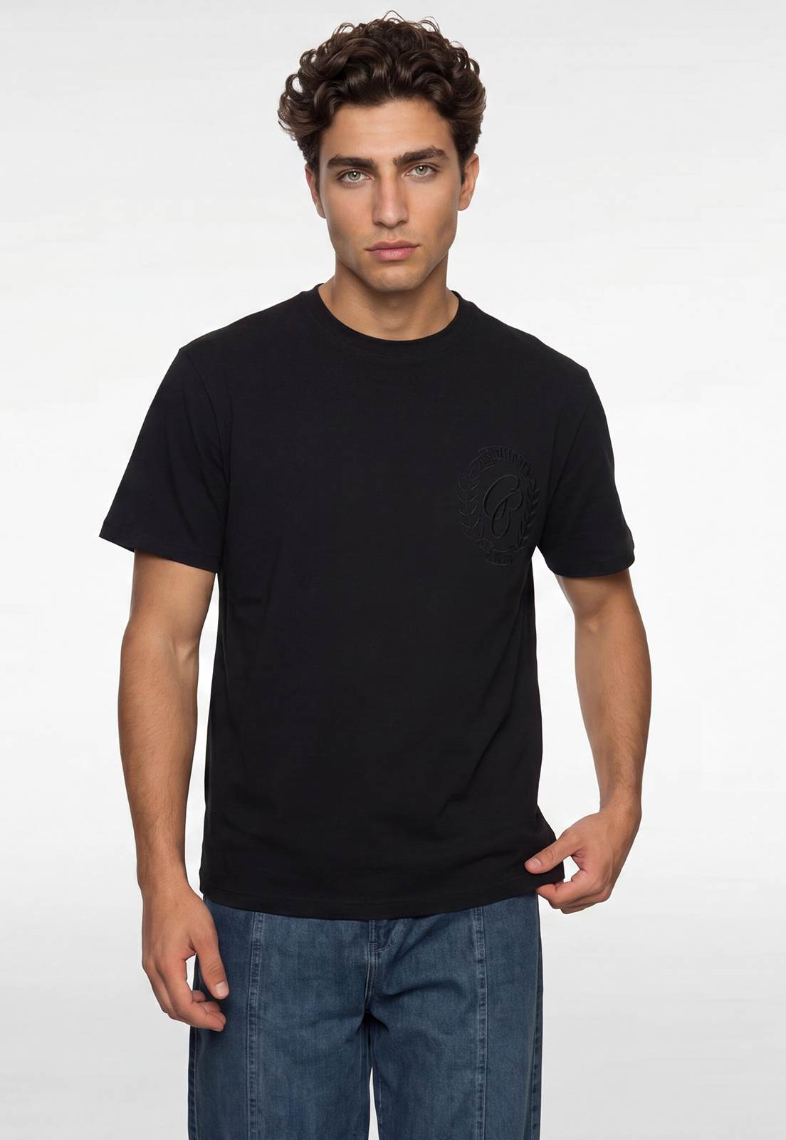 Polera Hombre Bordados Negro 1