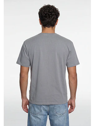 Polera Hombre Relaxed Bordado Llamas Gris