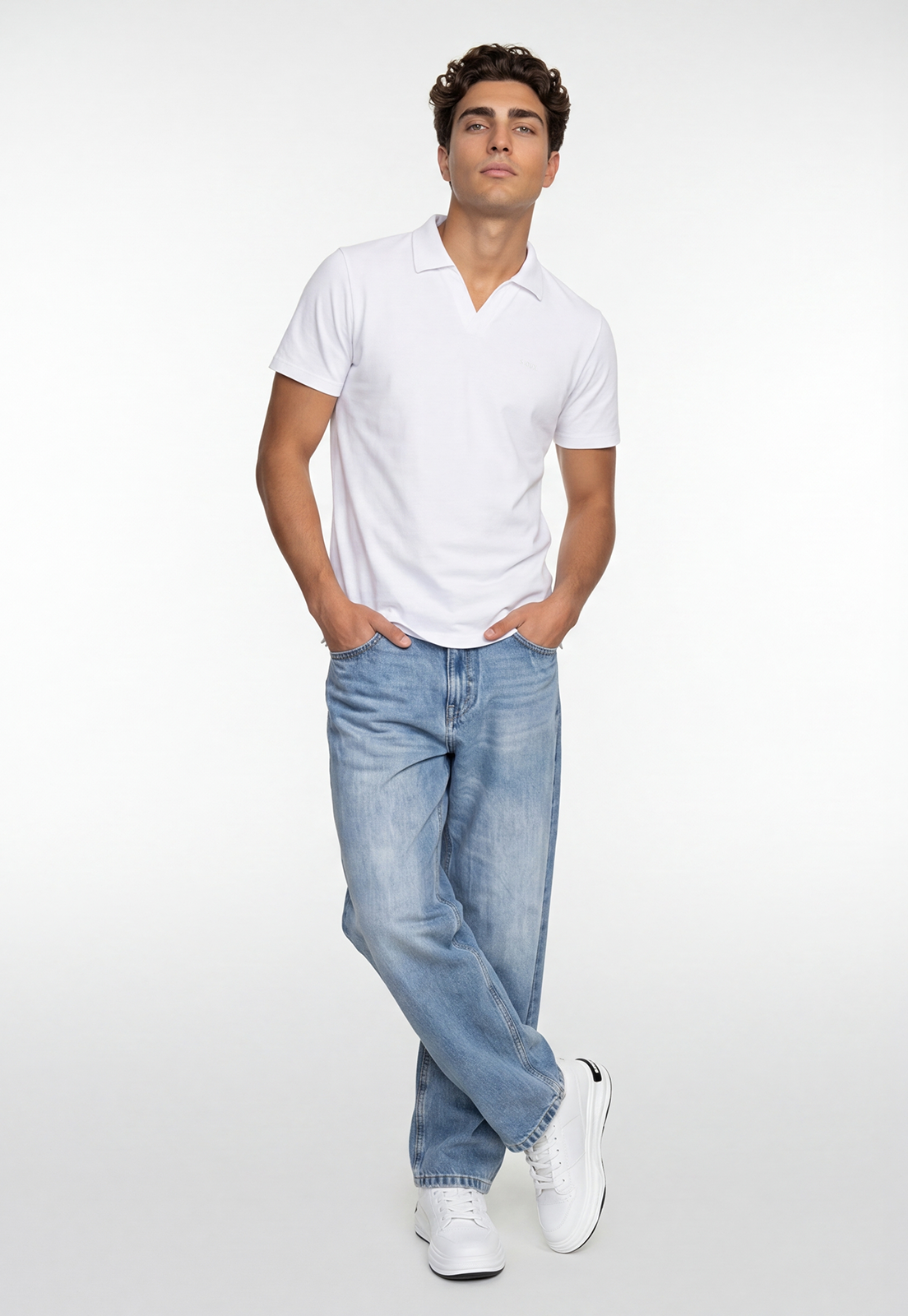 Polera Hombre Piqué Cuello V Blanco 2