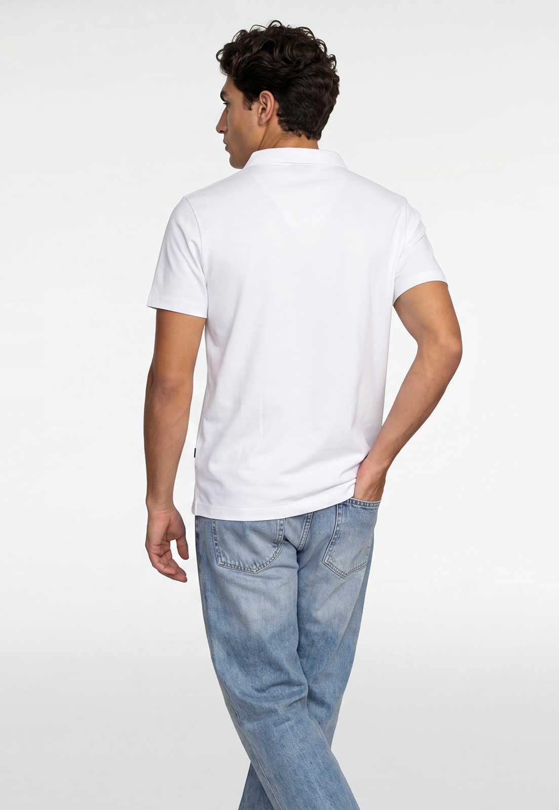 Polera Hombre Piqué Cuello V Blanco 4