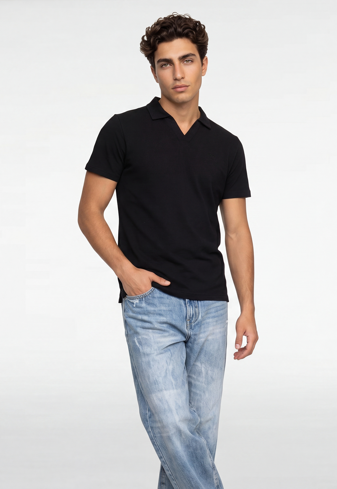 Polera Hombre Piqué Cuello V Negro 1