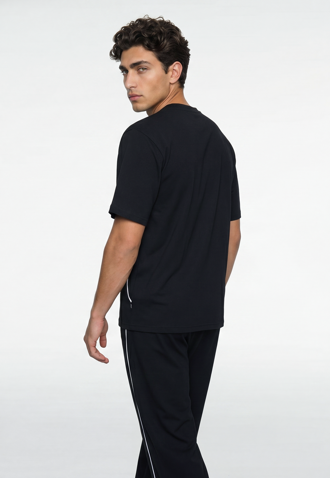 Polera Hombre Cortes Urban Negro 4