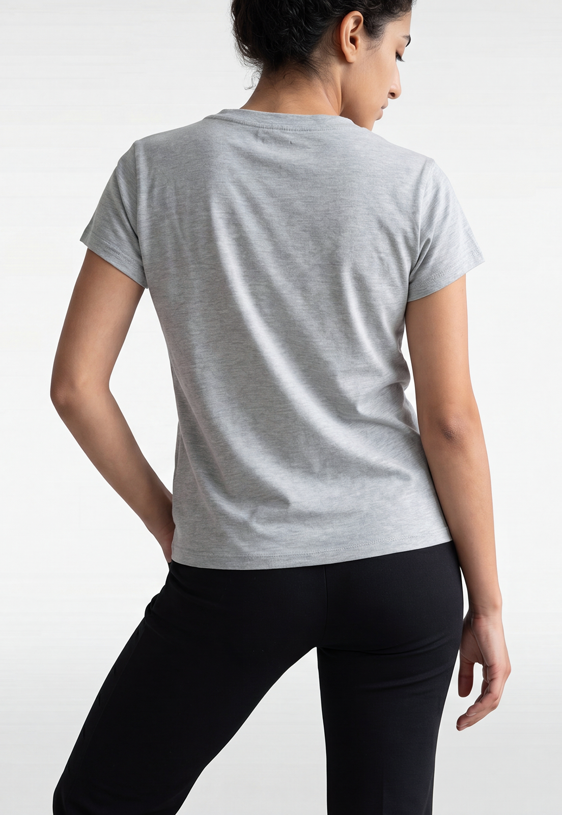 Polera Mujer Basic Cuello Redondo Gris 4