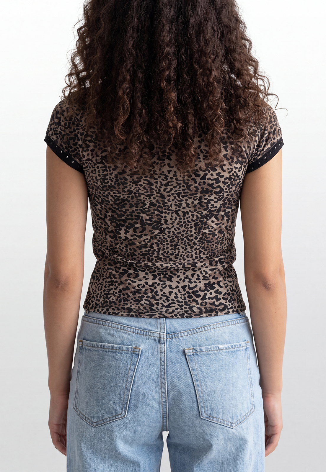 Polera Mujer Leopardo Tachas Beige 3