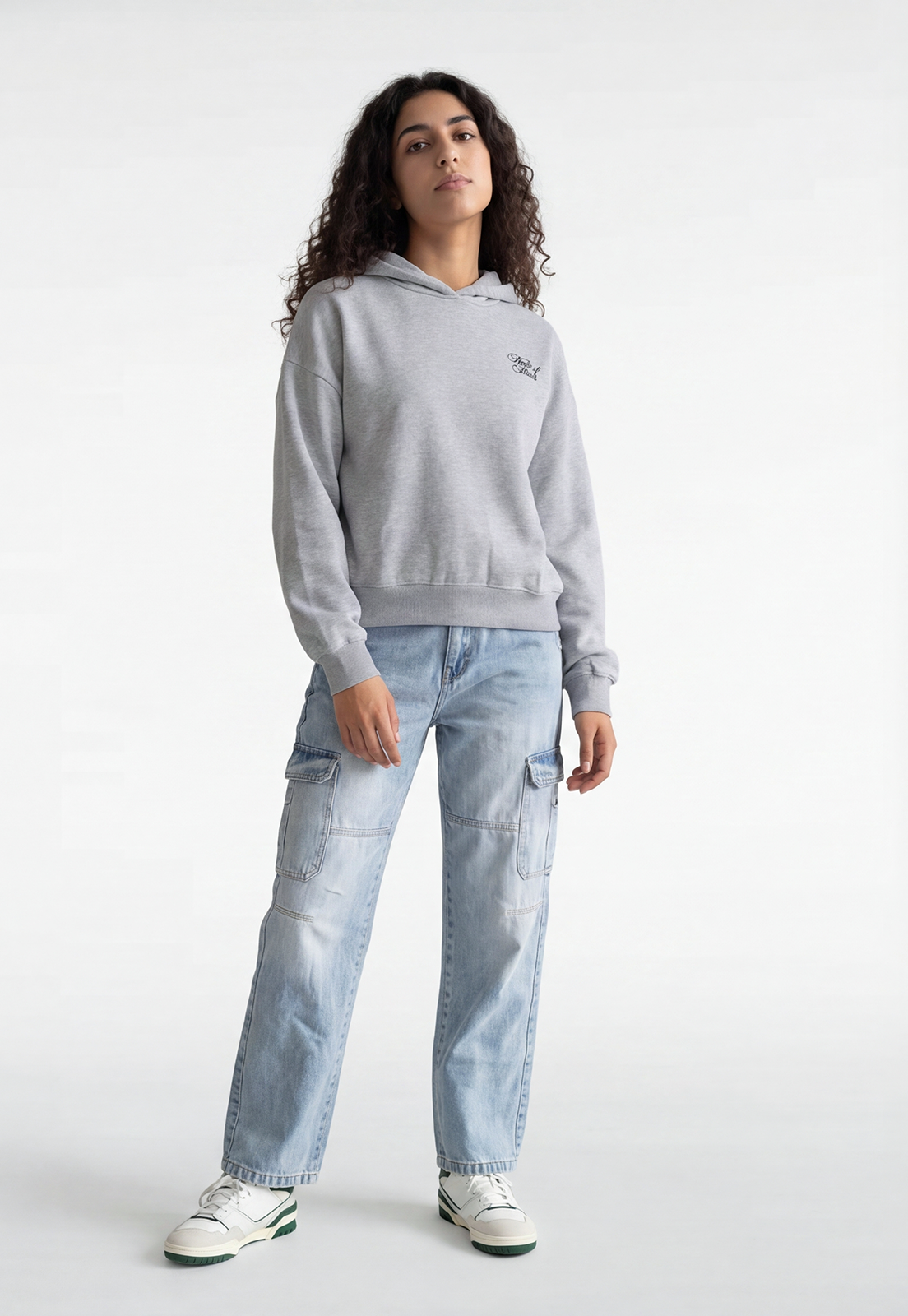 Polerón Mujer Letras Espalda Gris 2