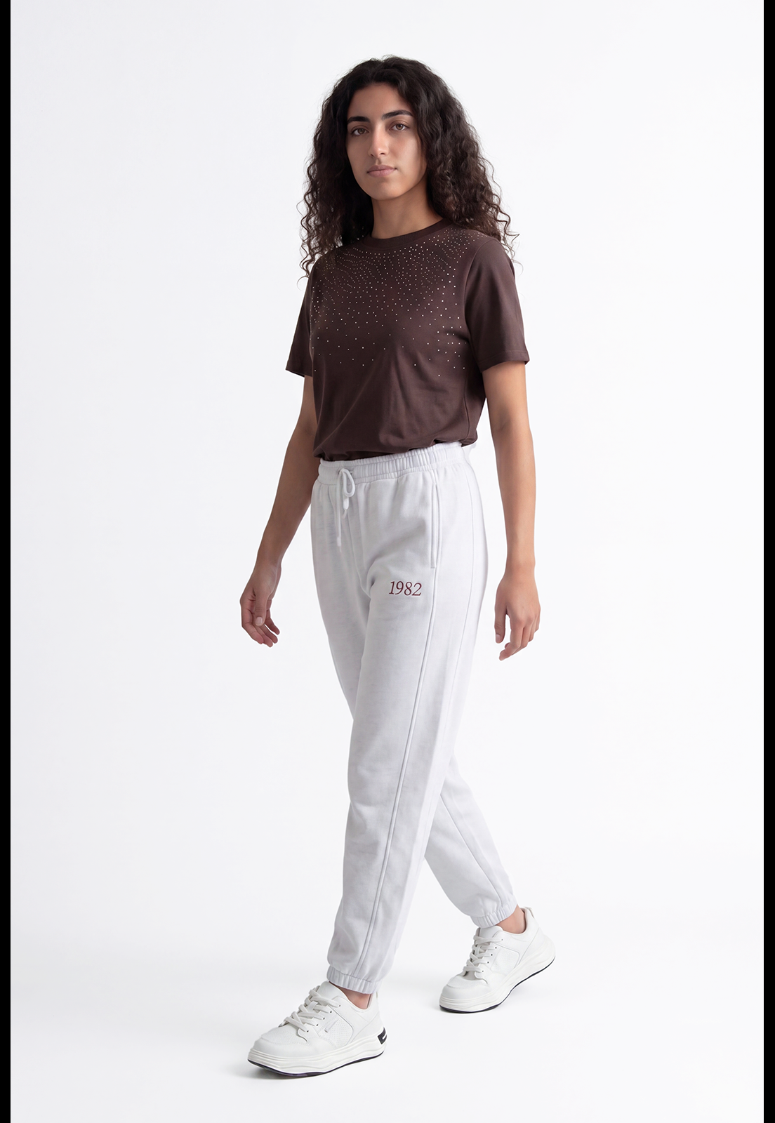 Pantalón Buzo Mujer Balloon Varsity Gris 4