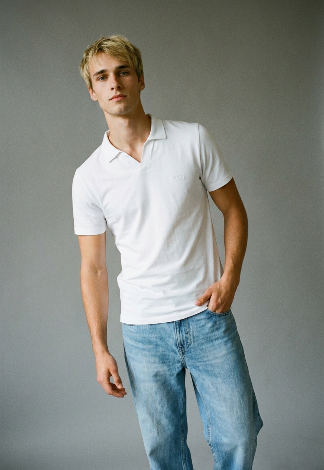 Polera Hombre Piqué Cuello V Blanco 3