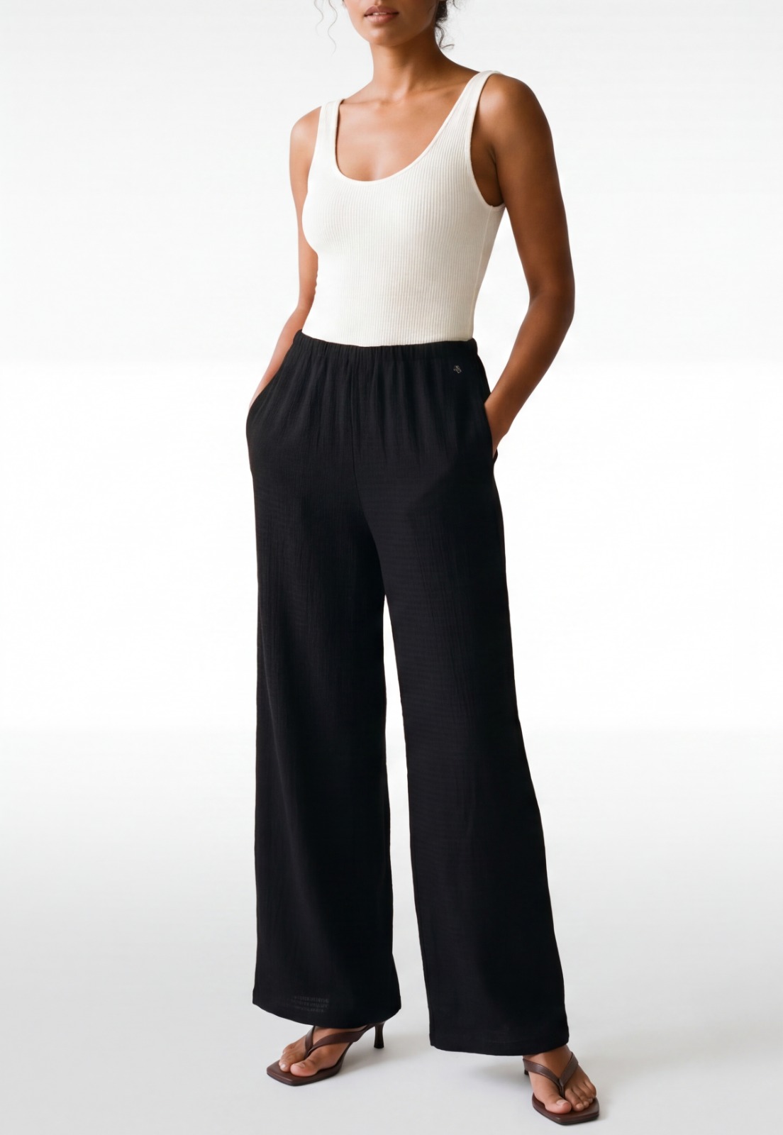 Pantalón Mujer Corrugado Wide Leg Liso Negro 1