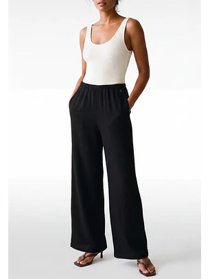 Pantalón Mujer Corrugado Wide Leg Liso Negro