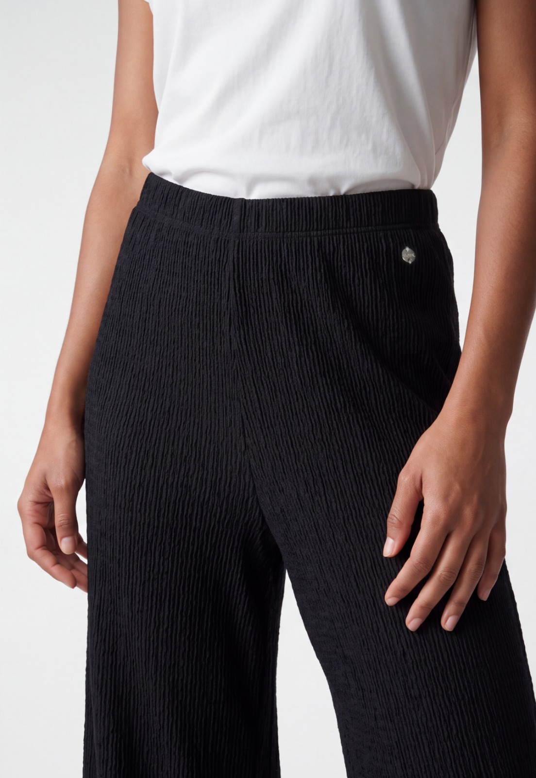 Pantalón Mujer Corrugado Wide Leg Liso Negro 3