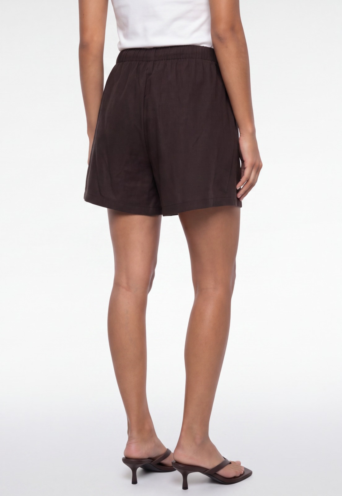 Short Mujer Lino Basic Café 2