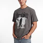 Polera Hombre Relaxed Letras Góticas Gris - Miniatura 2