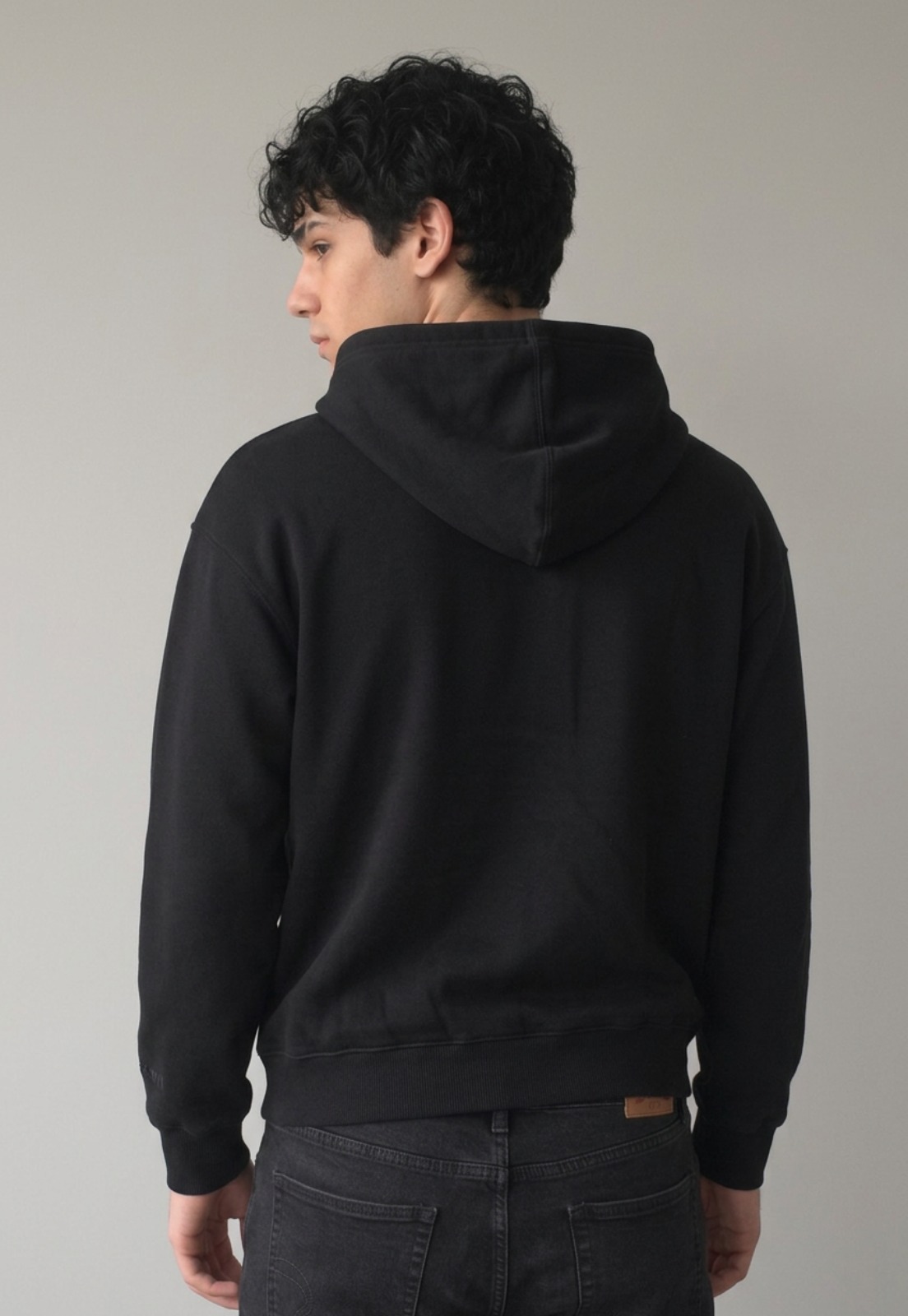 Polerón Hombre Boxy Fit Con Cierre Negro 2