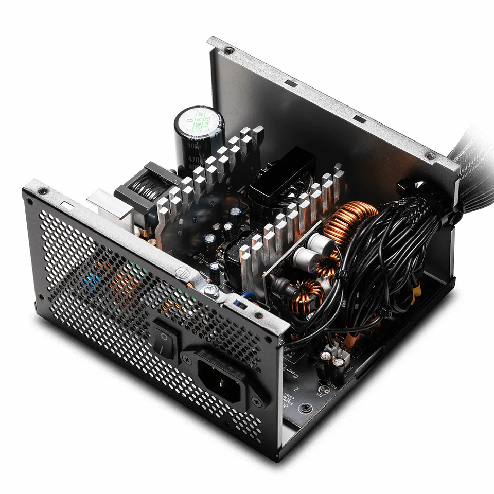 Fuente de Poder XPG Pylon, 550W, Certificada 80+ Plus Bronze, No modular 4