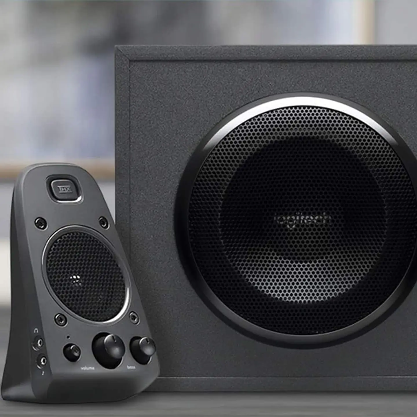 Subwoofer Logitech Z625 - entrada Óptica, 3.5mm o RCA, Powerful, Sonido 2.1, 400 5