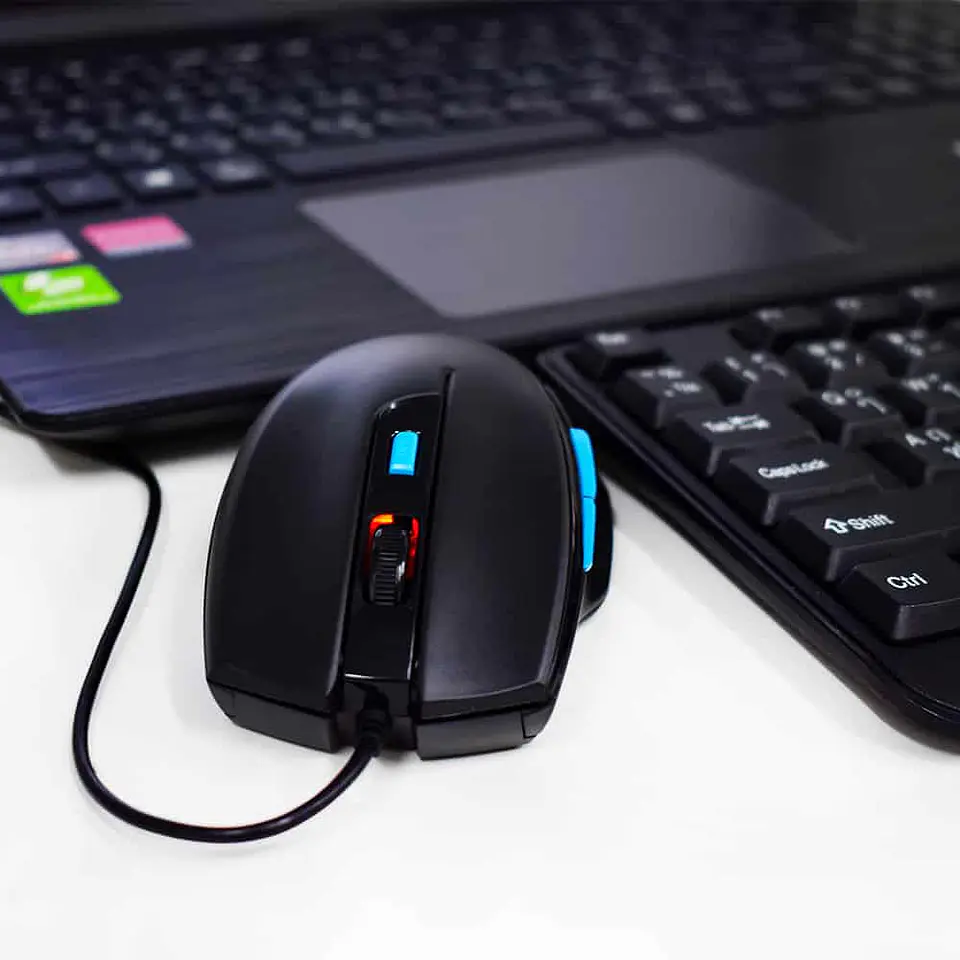 Mouse Gamer Ergonómico HP M150 (Óptico, 1600dpi, 6 Botones, USB, Negro) 2