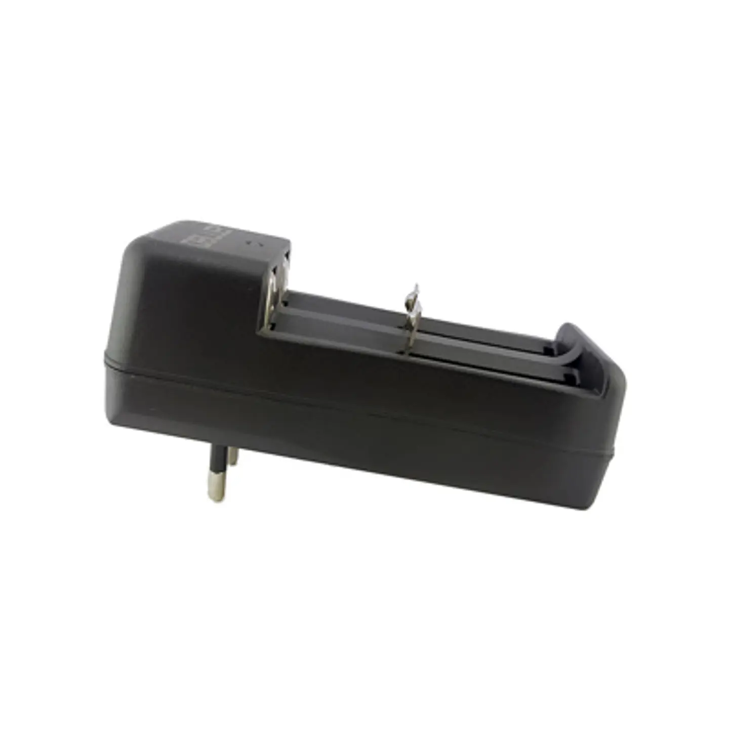 CARGADOR DOBLE DE BATERÍAS DBLUE: UNIVERSAL Y PORTÁTIL 2