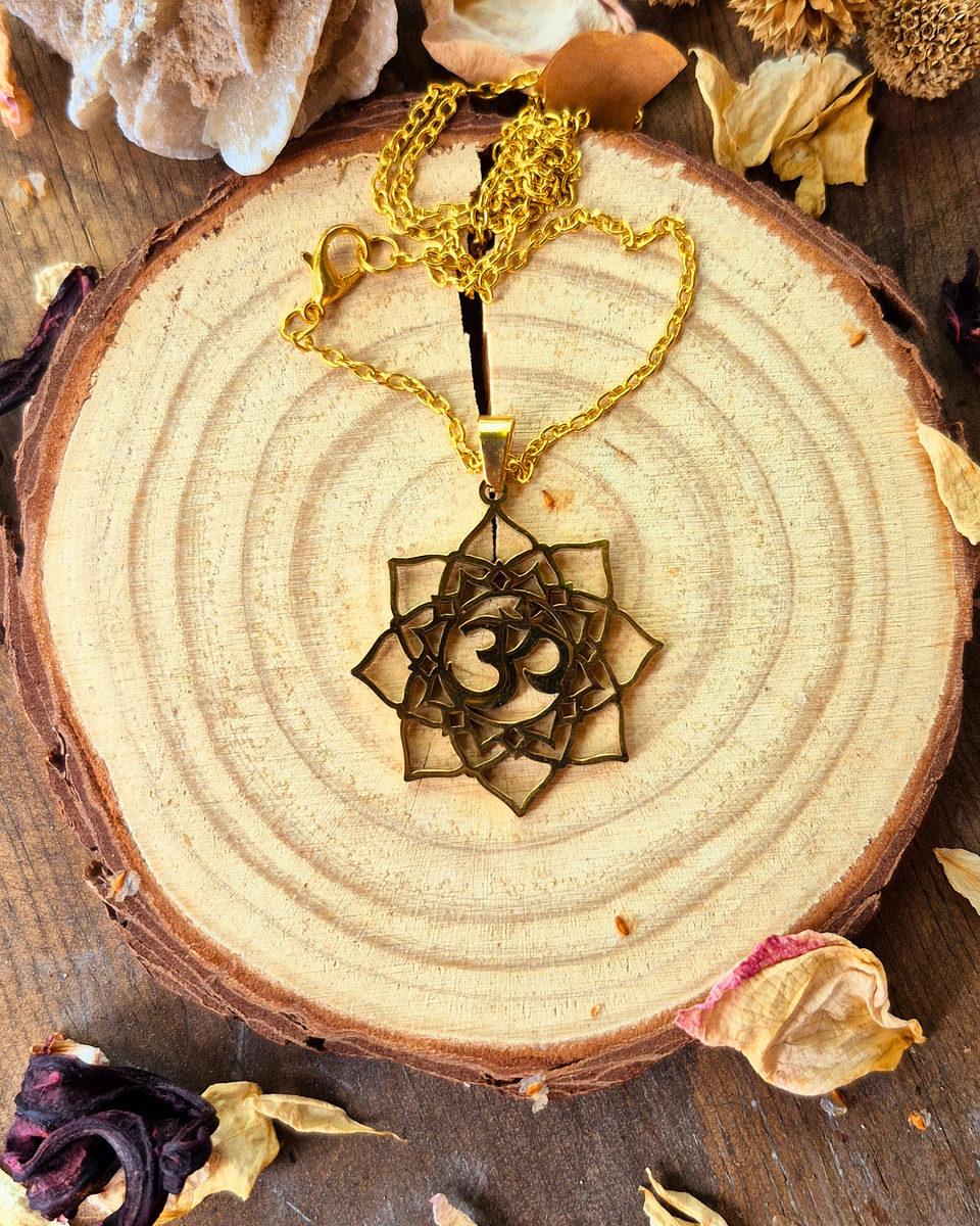 Amuleto de Conexión y Paz Interior “Vibración Sagrada” – Símbolo Om Consagrado 1