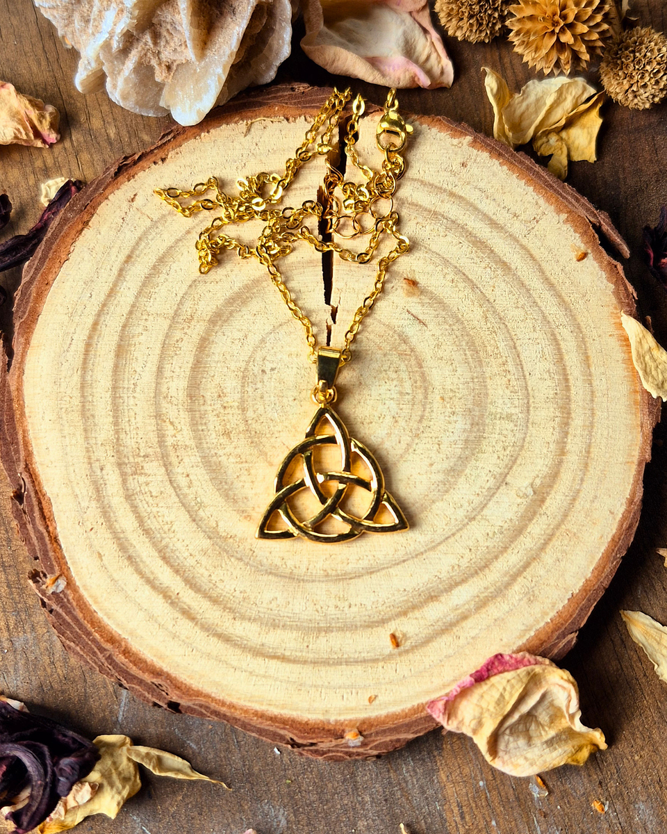 Amuleto de Protección y Equilibrio “Trinidad Sagrada” – Triqueta Consagrada 1