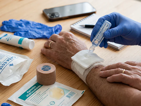 Heridas crónicas: cómo cuidarlas en casa y favorecer una mejor cicatrización