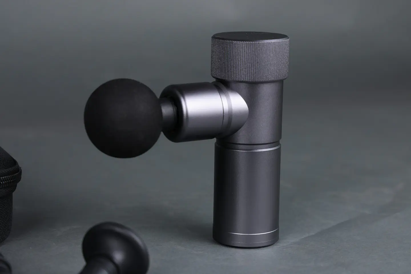 MASSAGE GUN 1